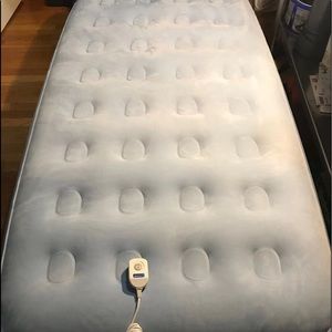 Single air mattress